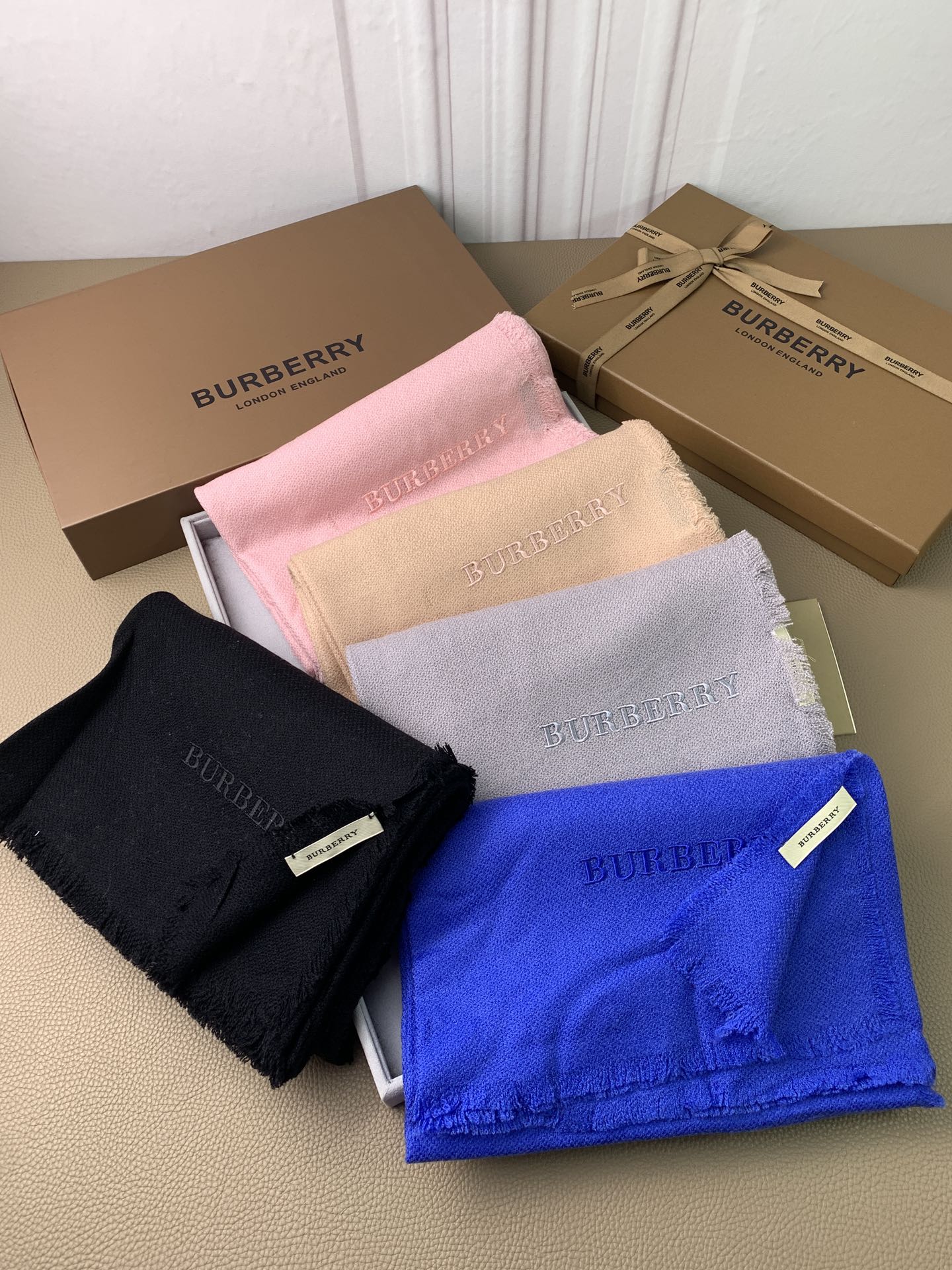 Однотонный шарф Burberry - 200 см - 85 см - 85 см - Кашемир - 15 см - Шелк - Серый