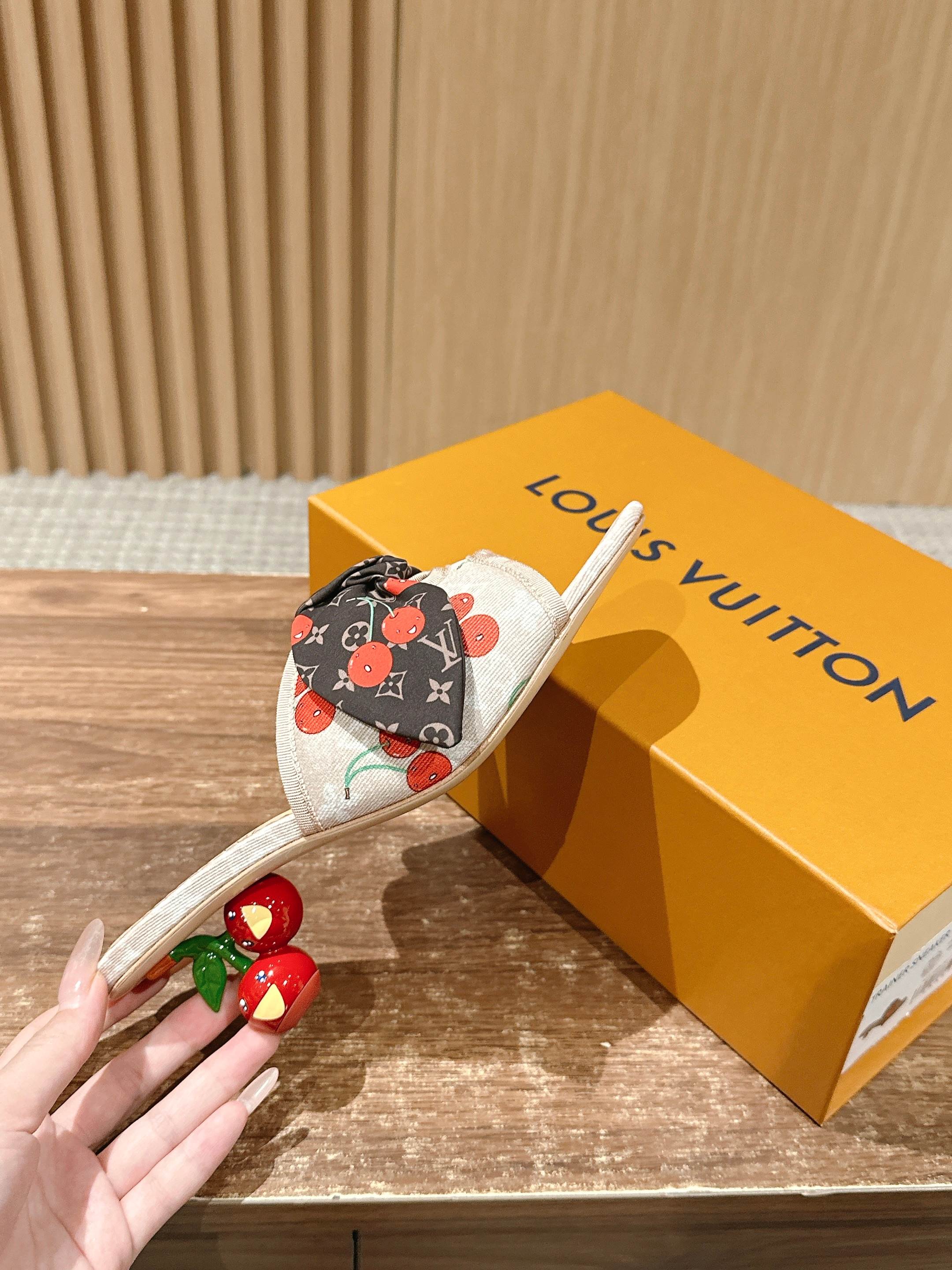 LV - Босоножки на низком каблуке с бантом и вишневым узором - Бежевые