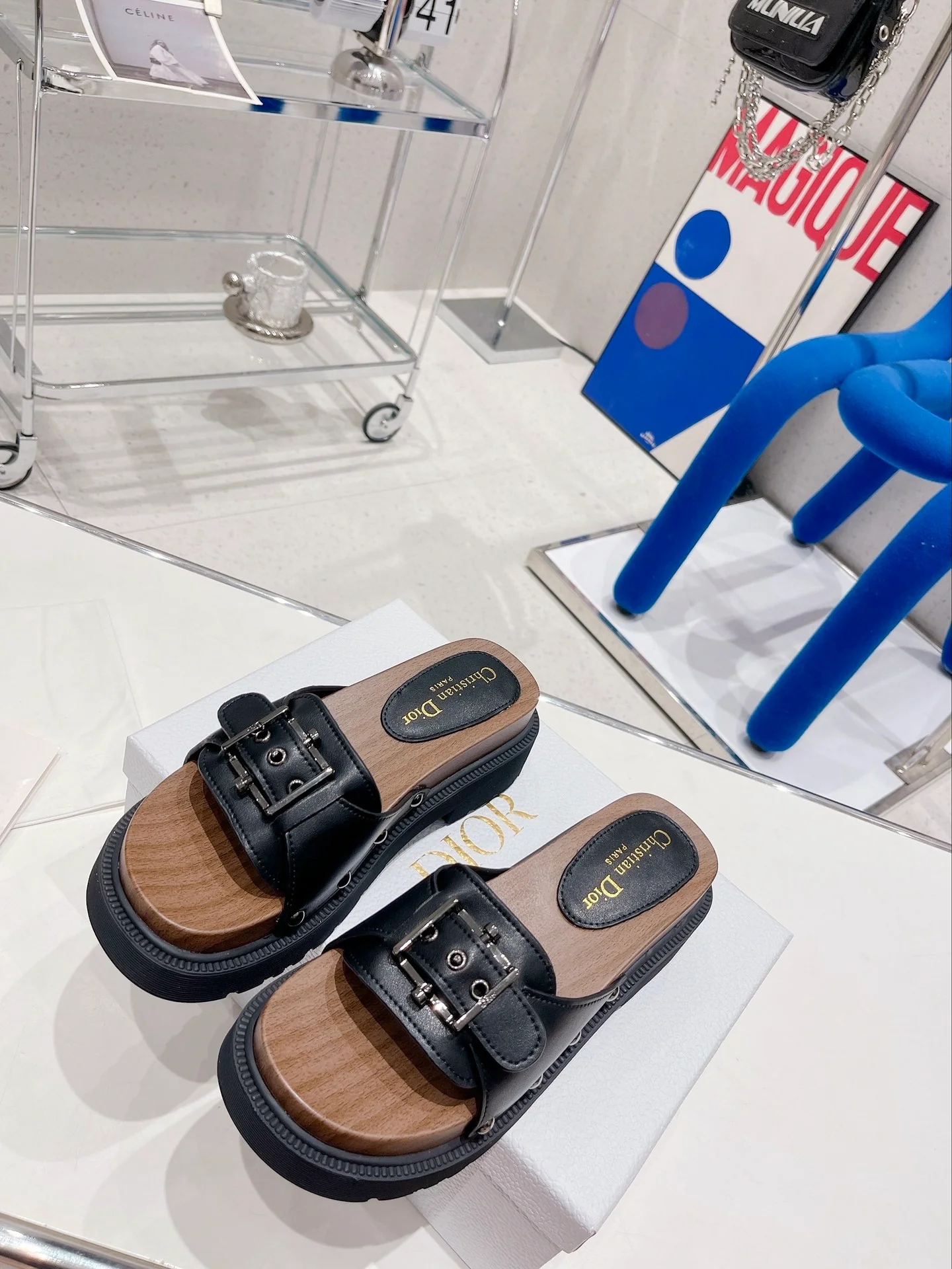 Dior - Новинка сезона осень/зима 2022 - Тапочки Quake - 1 шт.