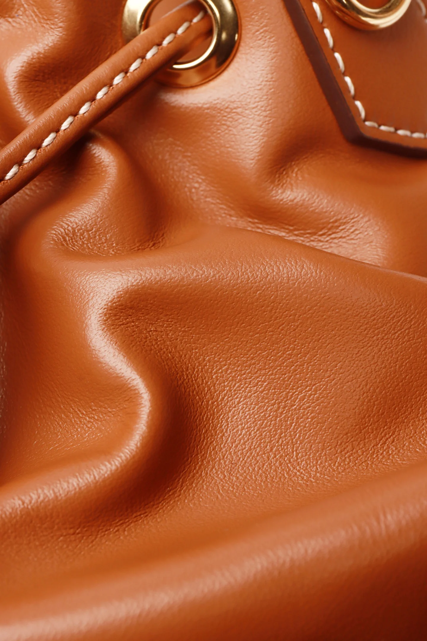 Рюкзак Miu Miu из канваса и кожи, маленький, коньячный.