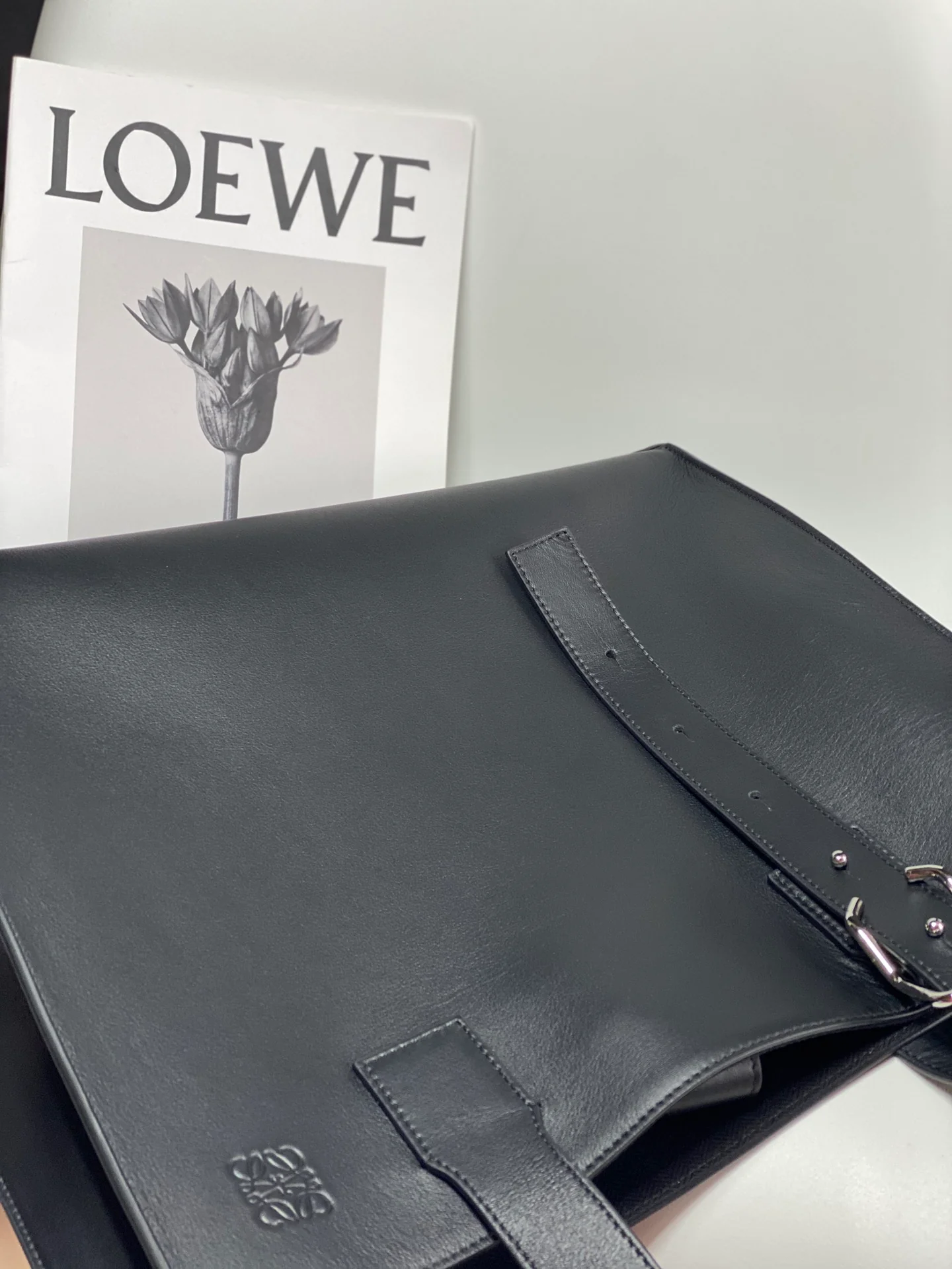 Сумка-тоут Loewe с горизонтальной пряжкой, 2