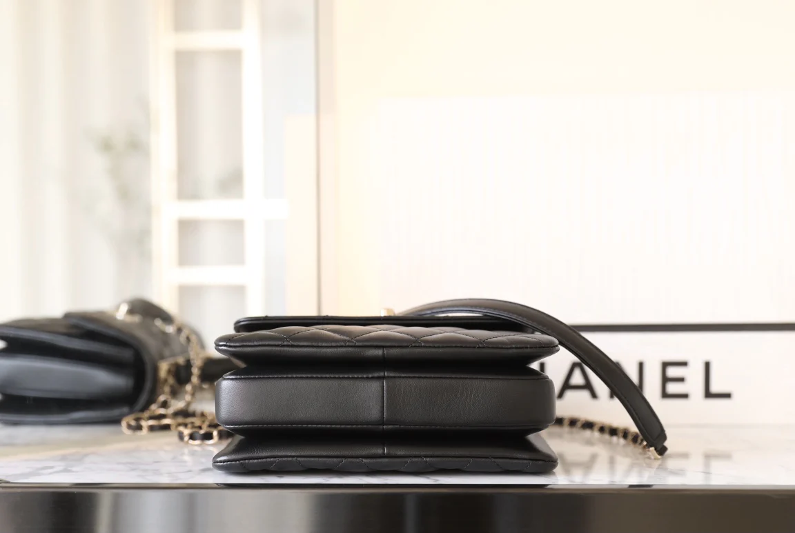 Трехслойная сумка Chanel - маленькая - черная - фурнитура из светлого золота