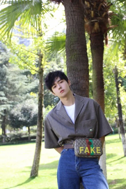 Gucci-FACK NOT系列-腰包