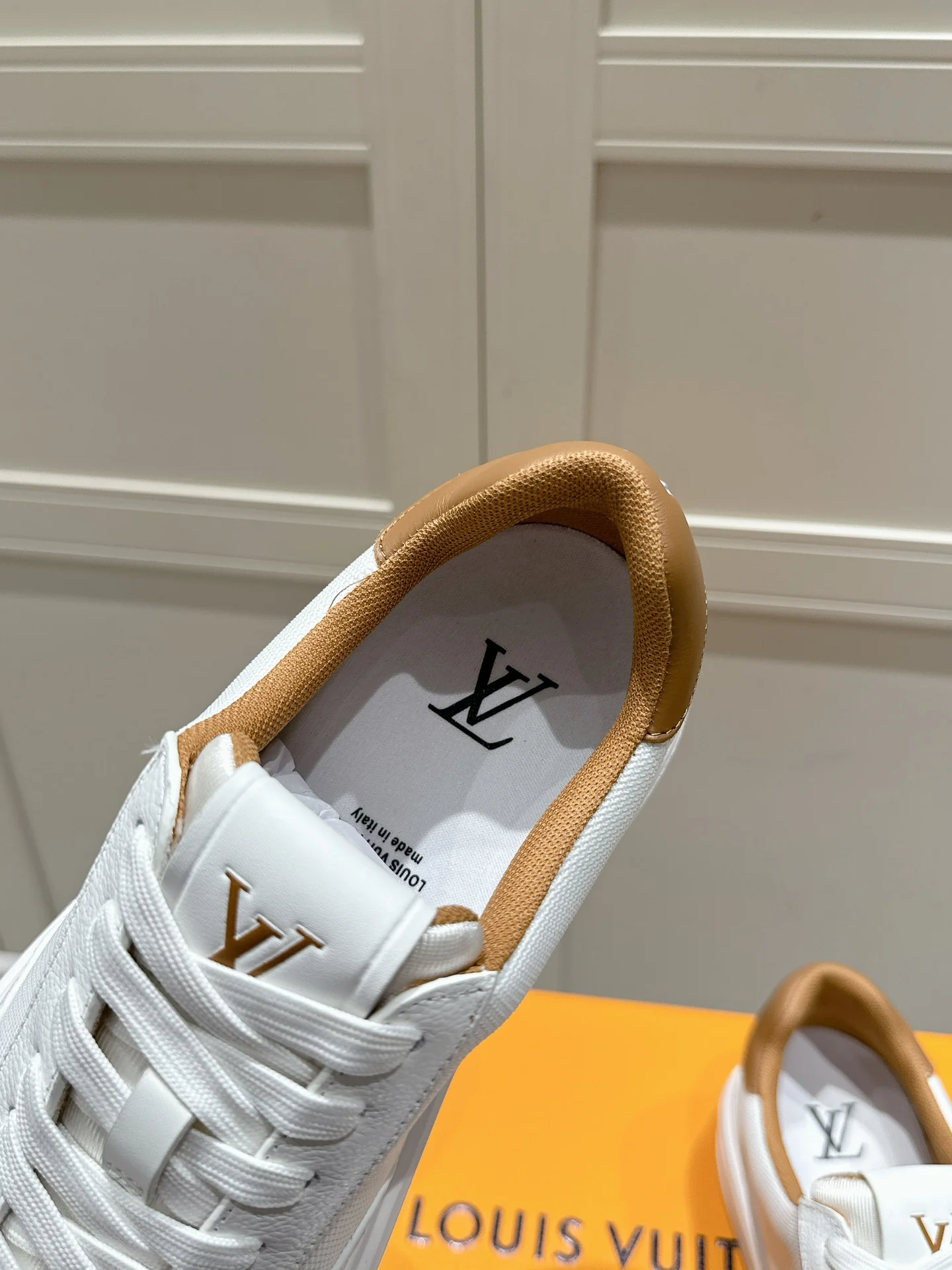 Скейтбордные кроссовки LV-2024 из ткани и кожи - белые