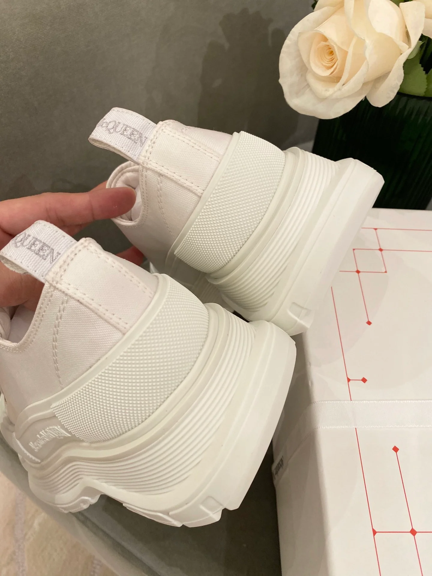 Кроссовки на платформе McQueen из парусины - унисекс - белые