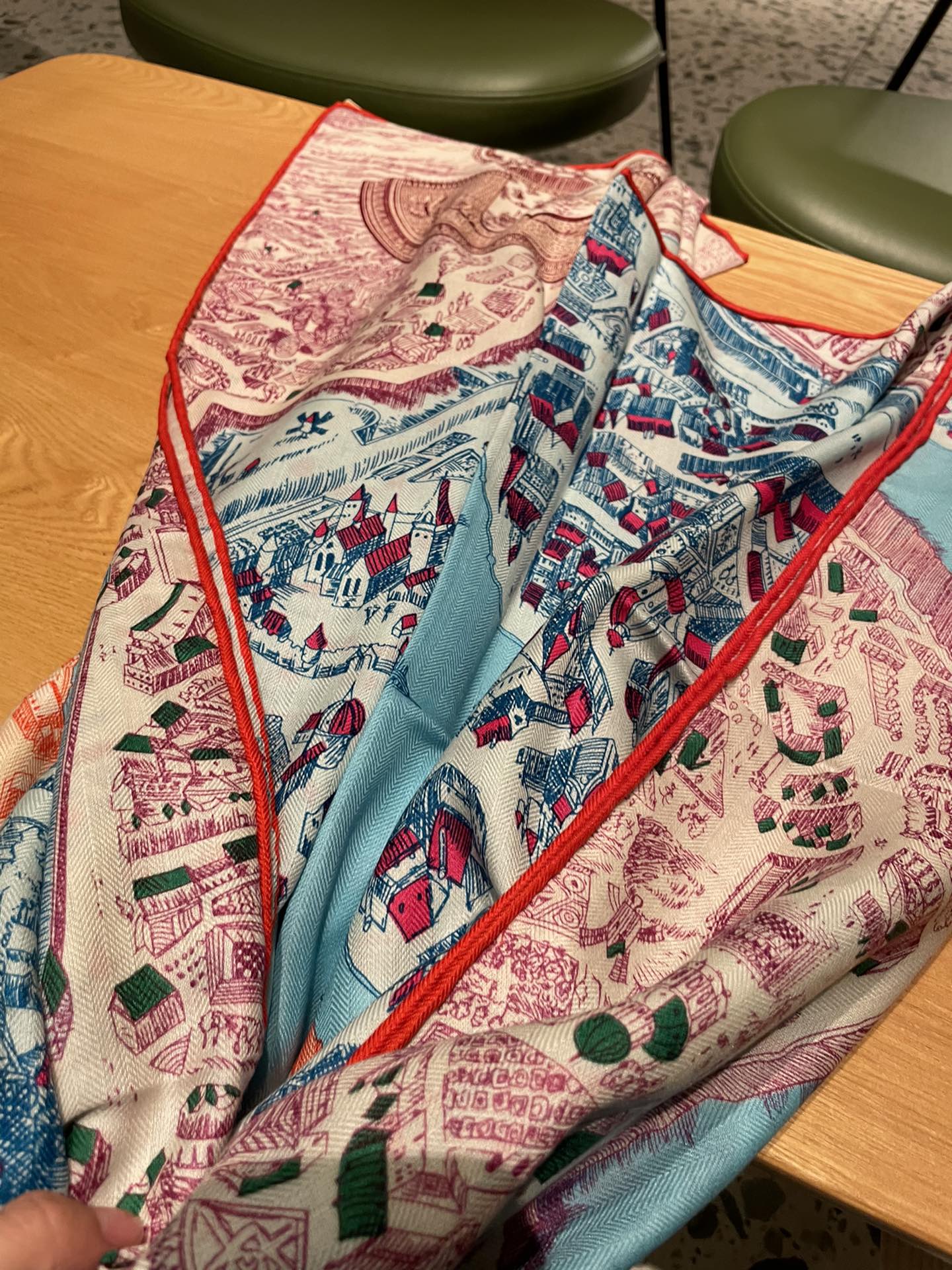 Шарф Гермеса - Город Лошадей - Красный