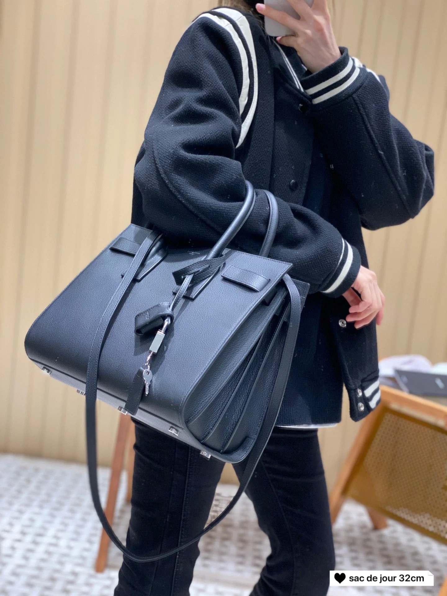 Сумка-гармошка YSL Sac-de-jour с рисунком под козу - черная - 32 см