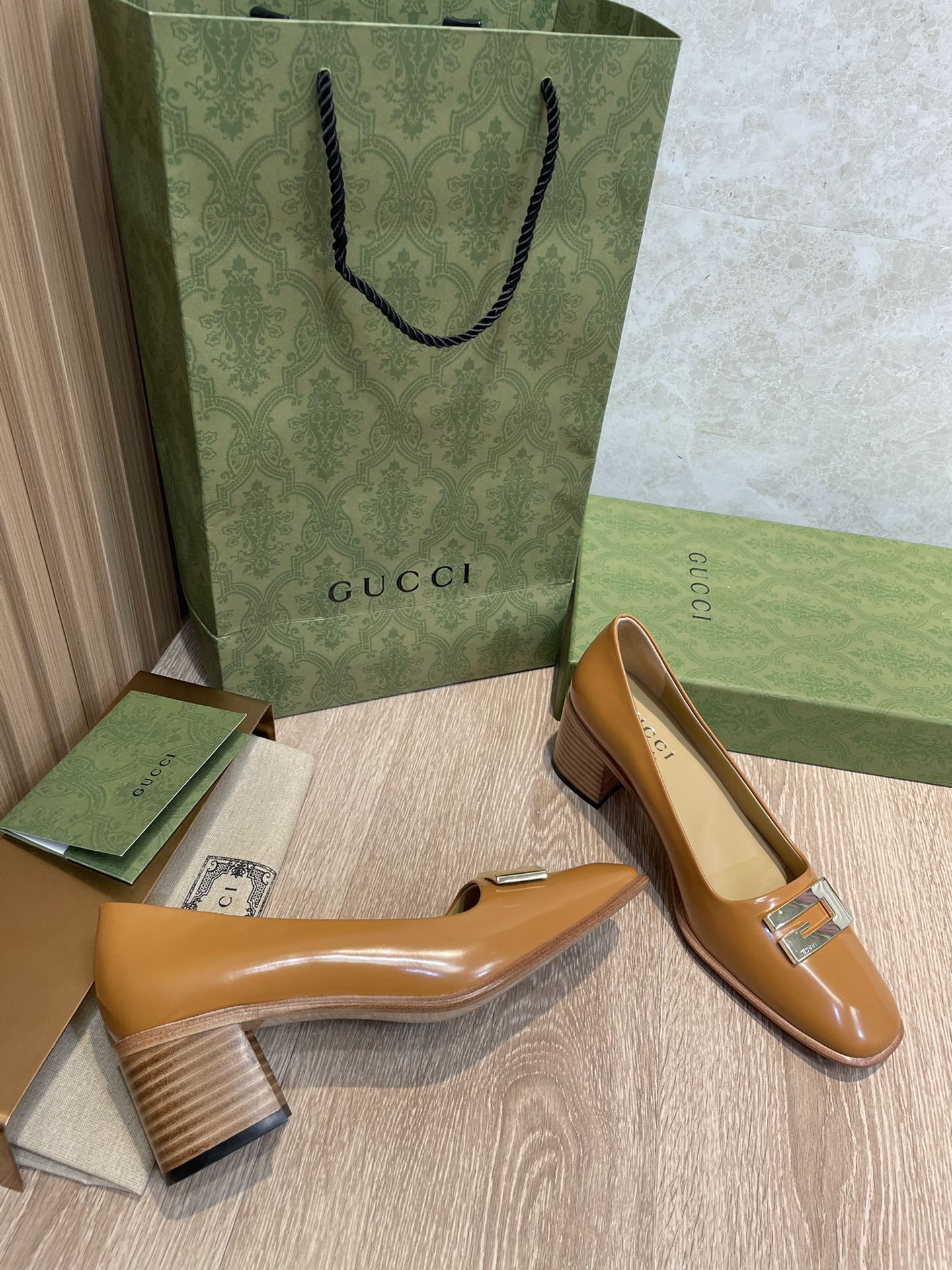 Gucci - 22 Ранняя весна - Ретро - Туфли на низком каблуке - 3