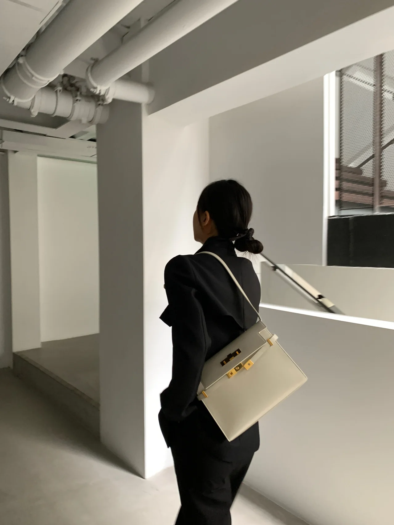 YSL Manhattan Toothpick Texture Large White Wear Photos