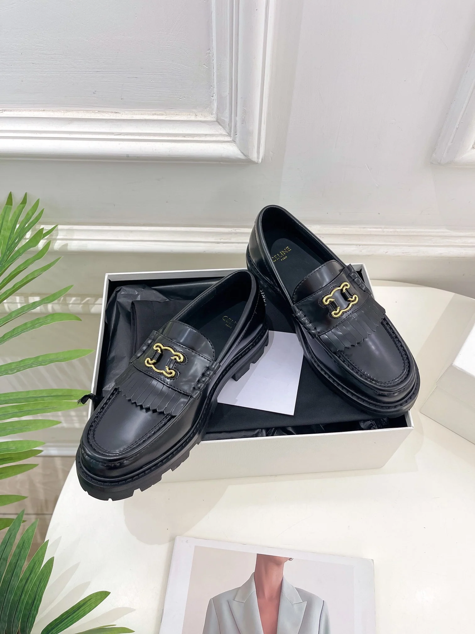 Новинка сезона весна/лето 2023 от Celine - Лоферы Arc de Triomphe - Черные - 1