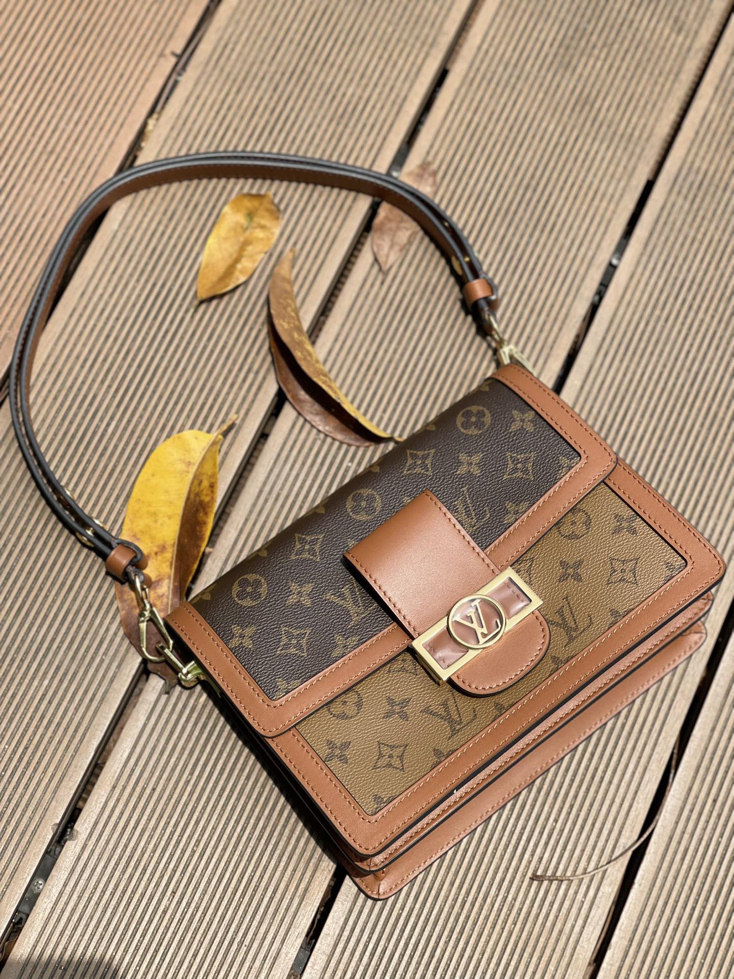 m44391-LV-dauphine-Handbag-Medium