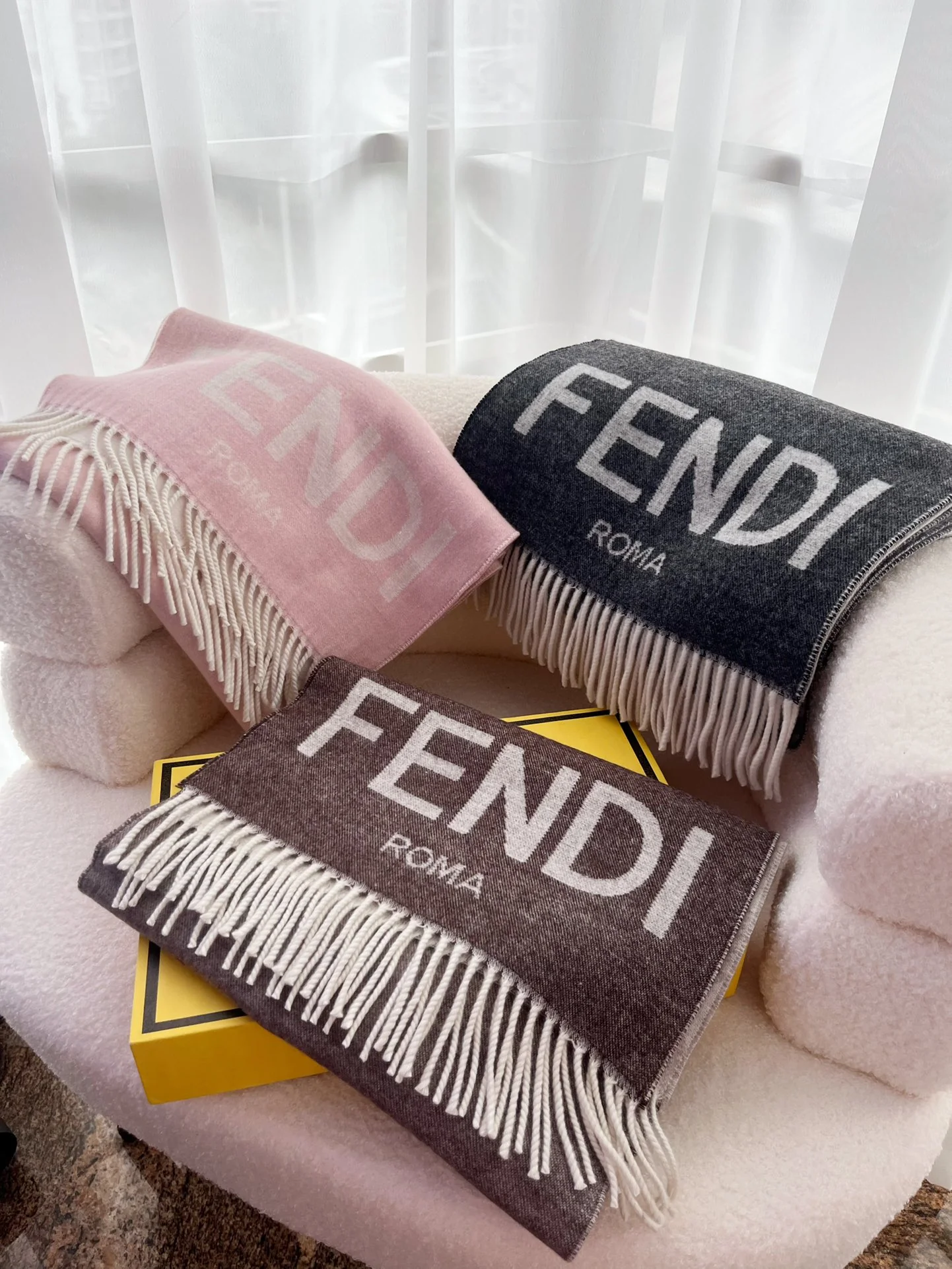 Двусторонний шарф Fendi с монограммой и градиентом - 35 см - 190 см - 78 см - Кашемир - 22 см - Шерсть - Розовый