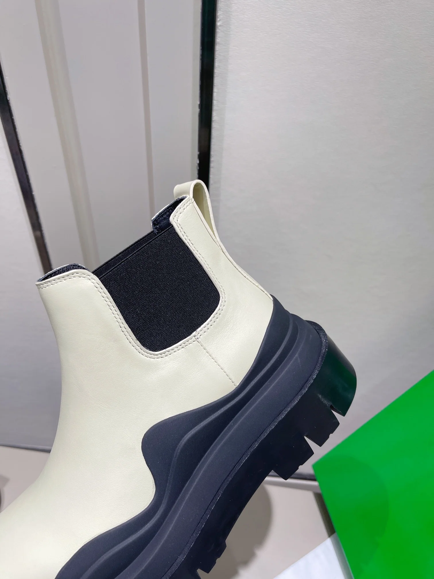 BV - Ботильоны на платформе - Белые