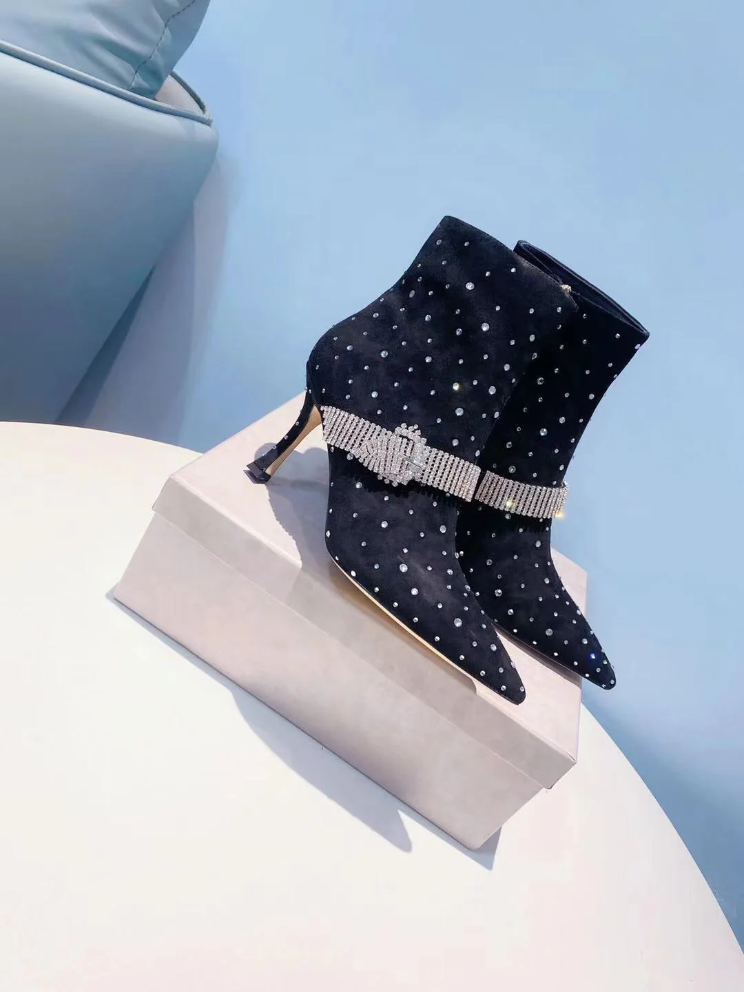 Ботильоны Jimmy на шпильке со стразами - 1