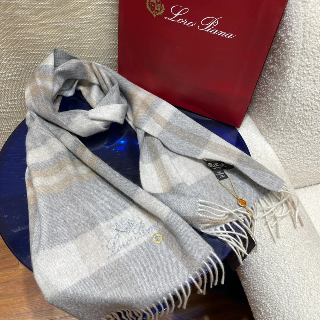 Шарф в клетку Loro Piana — 30–168 см — 100% кашемир — серый