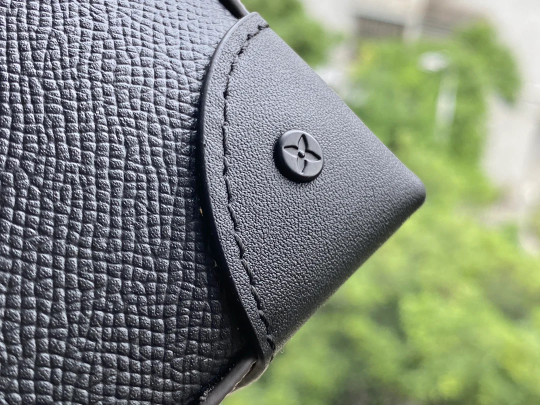 lv-m30583 черная сумка Pochette voyage Steamer