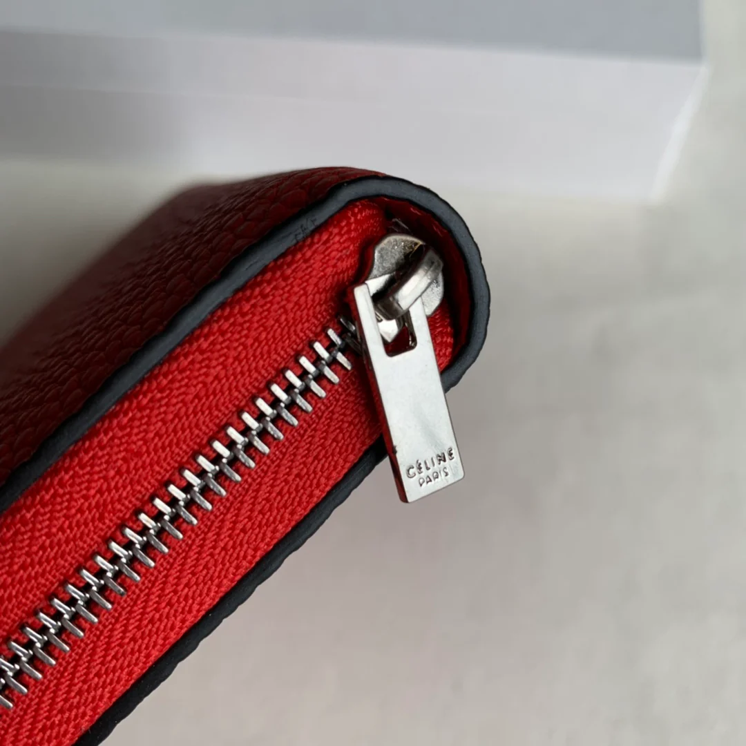 Длинный кошелек Celine на молнии — с узором ?личи? — ярко-красный