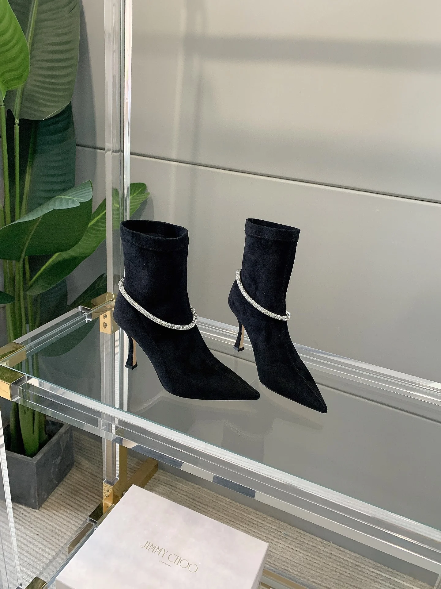 Jimmy - Ботинки на низком каблуке в стиле 