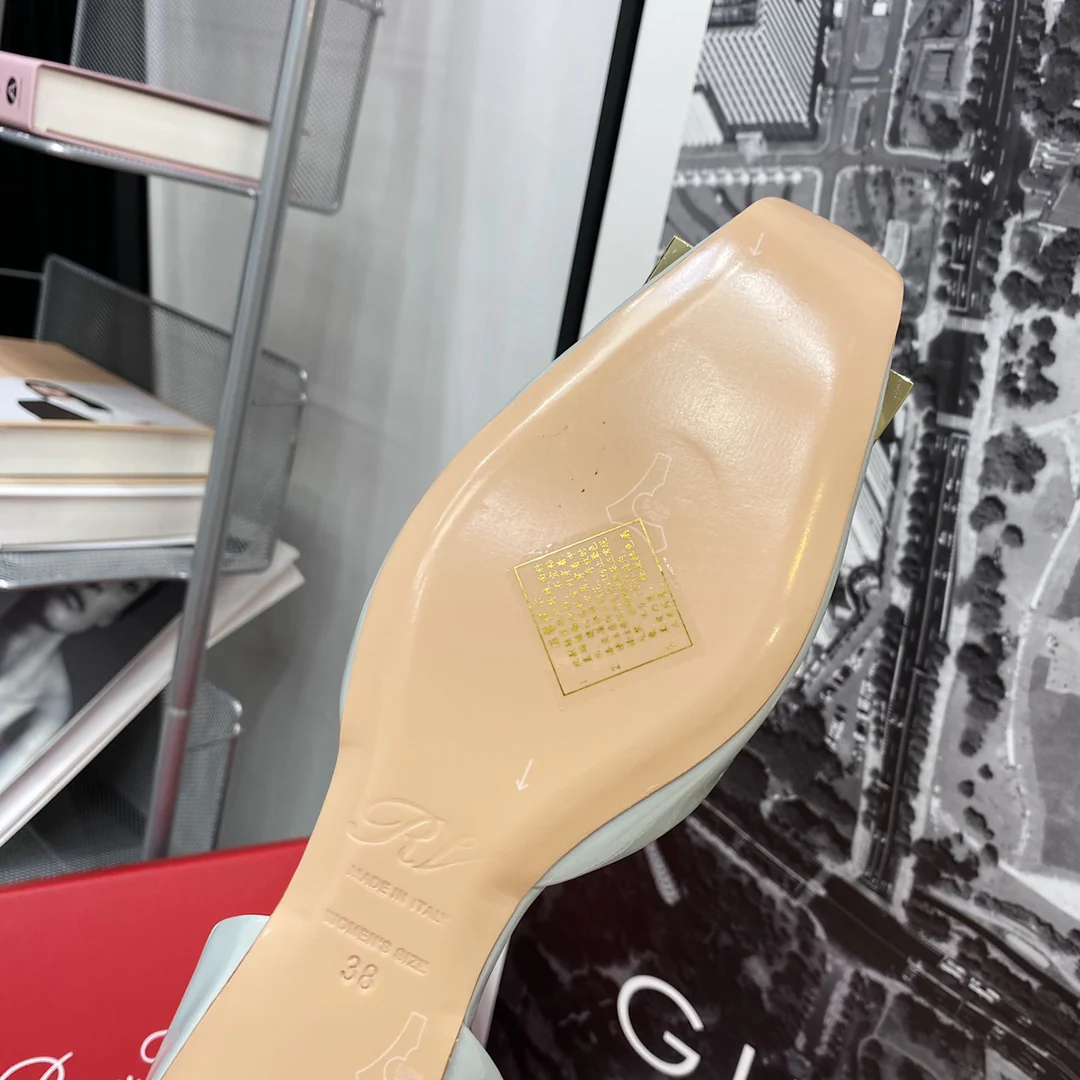 RV с плоским дном и полым квадратным носком - светло-голубой