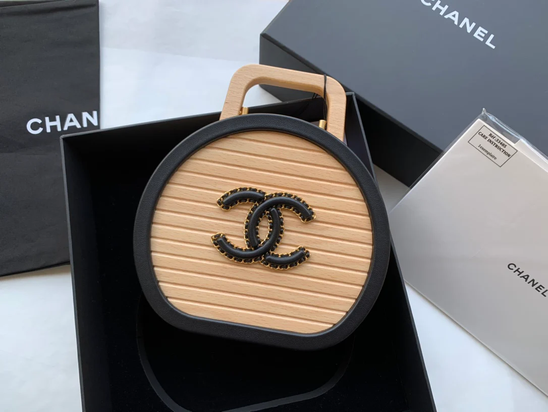Новинка весны 2022 года от Chanel - Сумка в деревянной коробке - Лимитированная серия