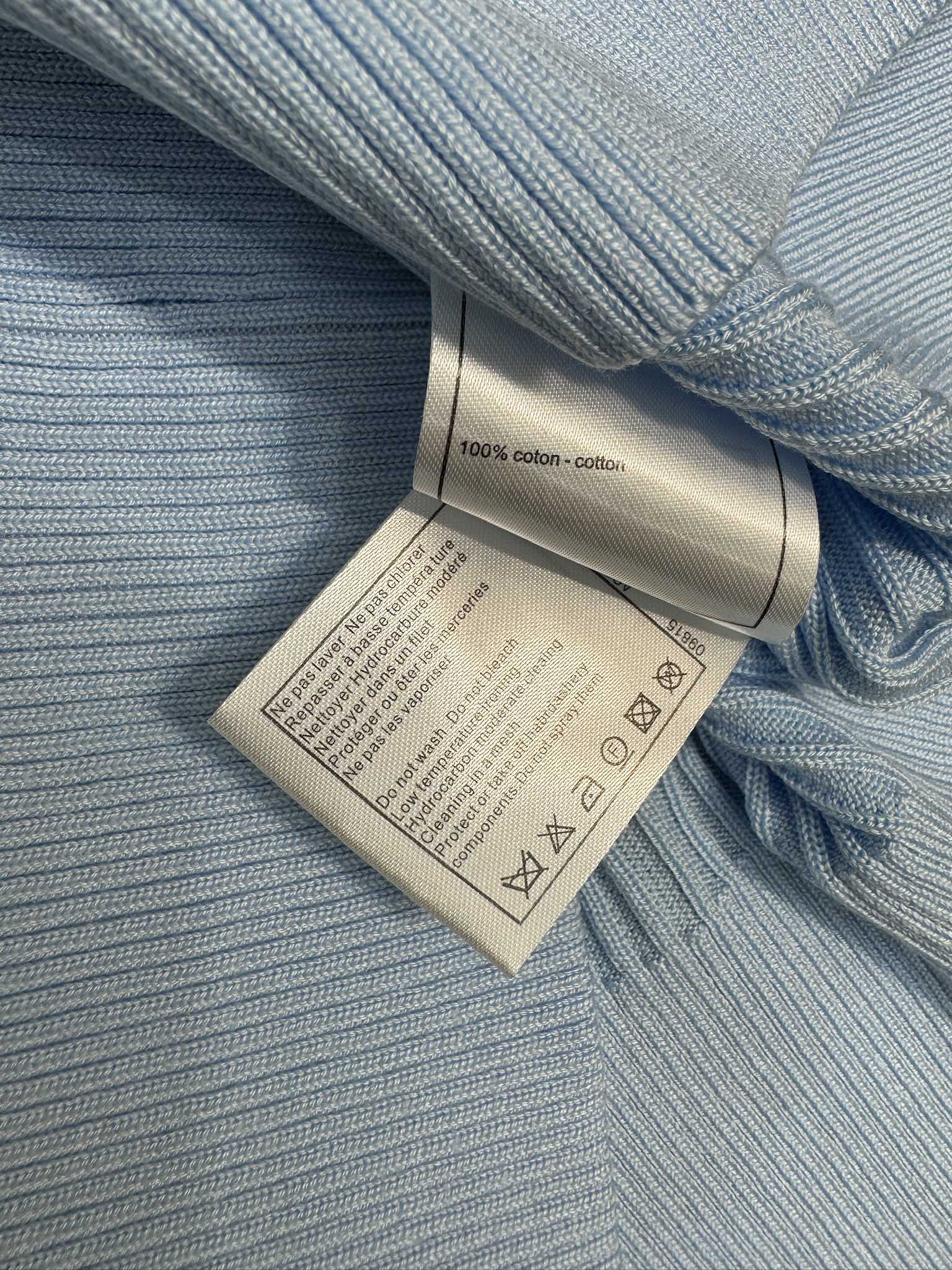 Chanel 2404 Четырехлистный клевер с камелией, вязаный, с коротким рукавом, синий