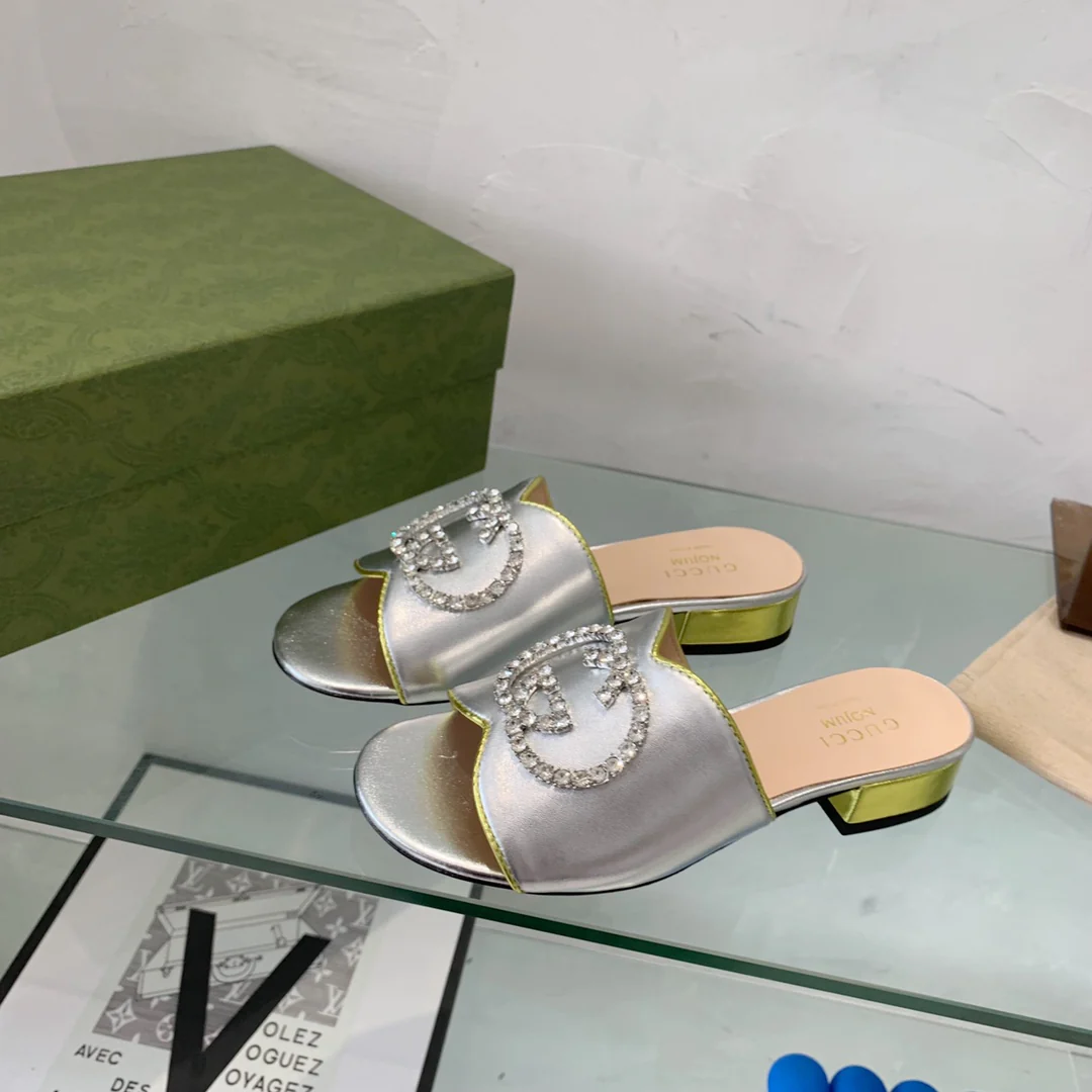 Новинка сезона весна/лето 2022 — тапочки с двойной буквой G — 3 шт.