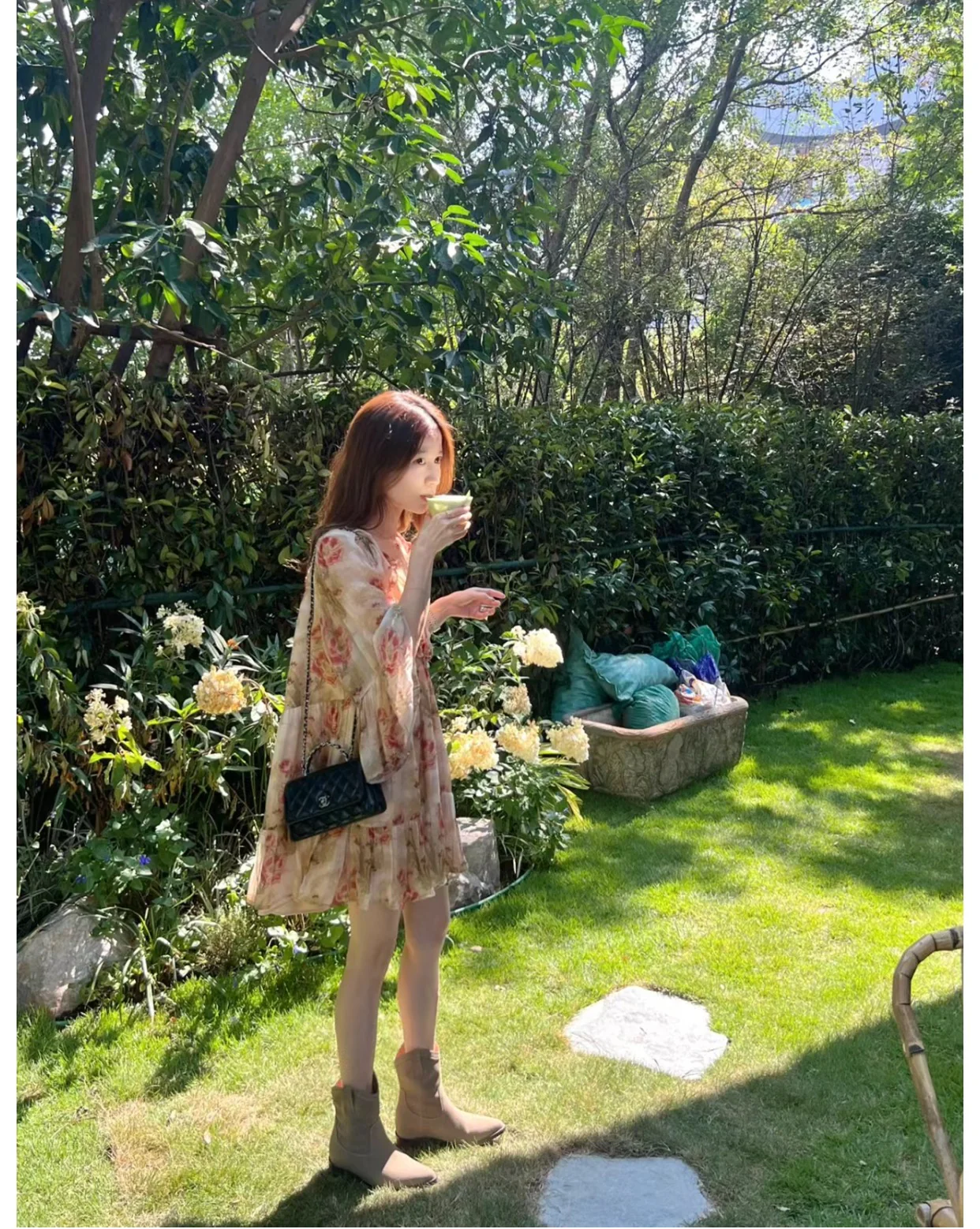 Chanel - Новая гармошка с ручками, украшенными стразами - Черная