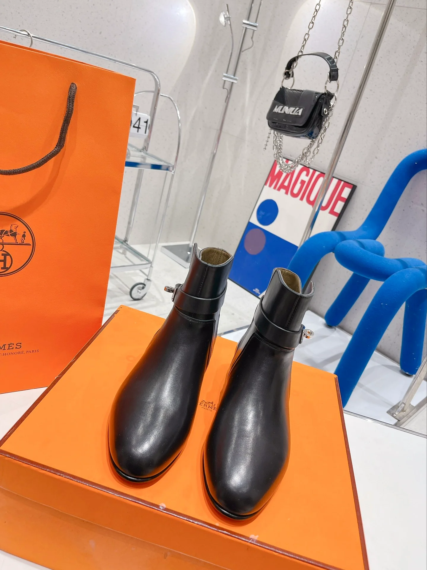 Новинка сезона осень/зима 2022 от Hermes - Ботильоны Kelly с пряжкой - 1