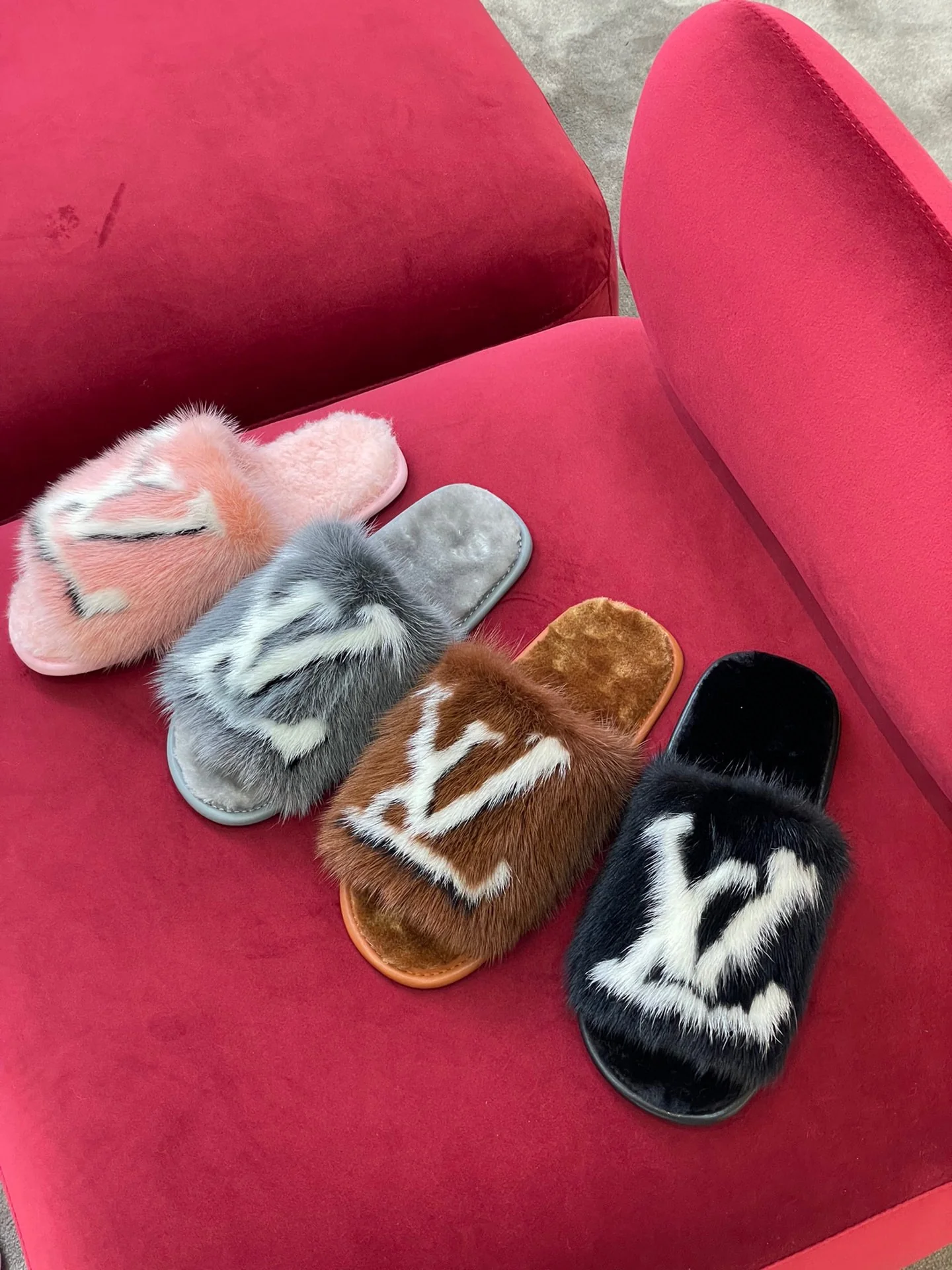 LV - Классический декор для дома - Меховые тапочки из норки - Коричневые