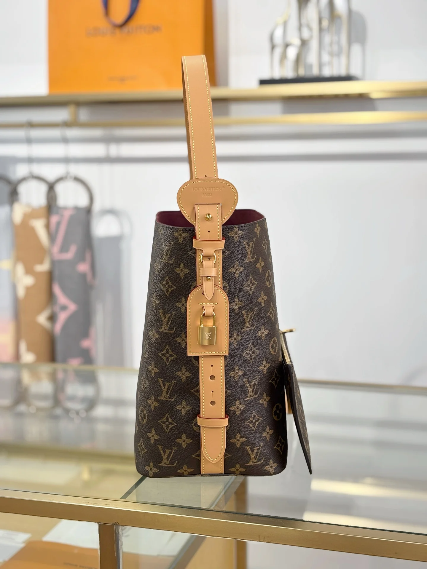 LV-m12926-all-in-large handbag-monogram