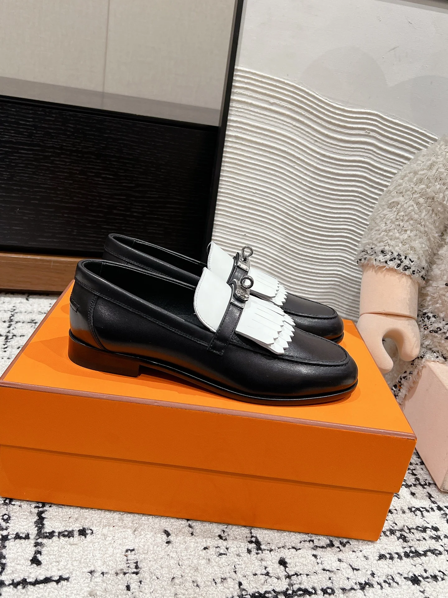 Балетки Hermes 2024 Kelly Buckle Flats - черные