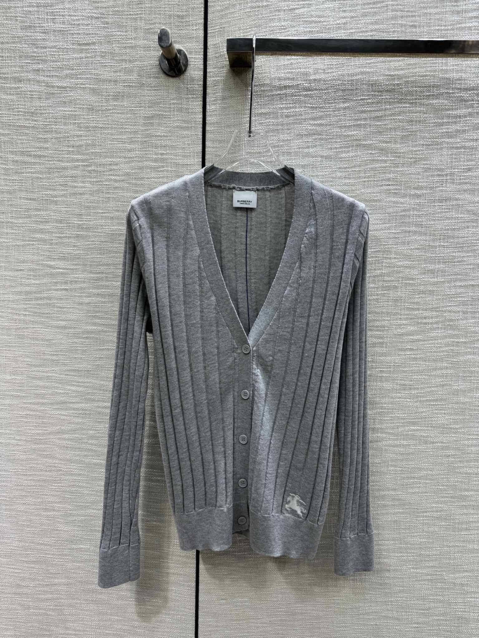 Комплект из двух предметов одежды Burberry 2403 с логотипом лошади (трикотаж) - куртка