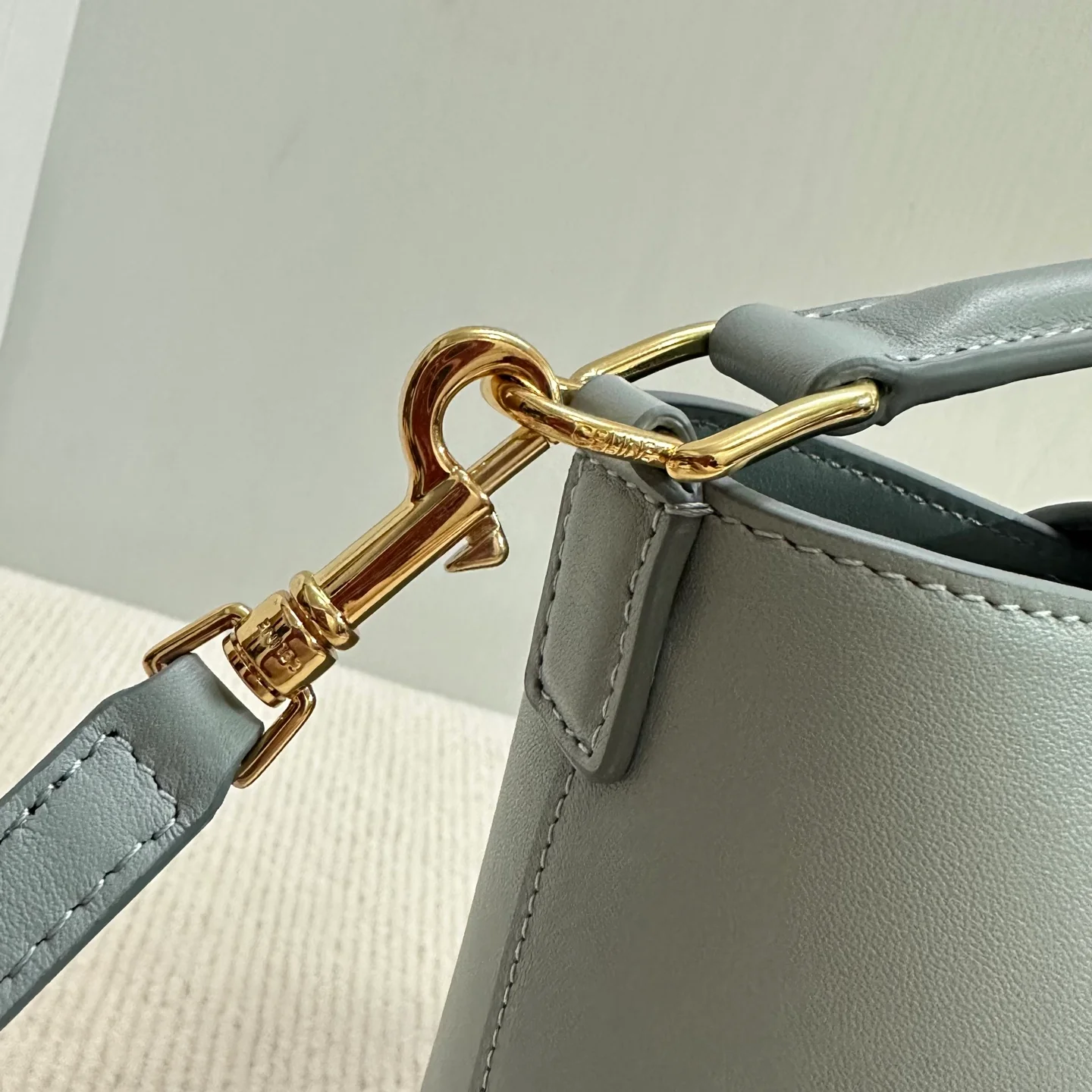 Сумка-ведро Celine Triomphe - Мини - Ледяной синий