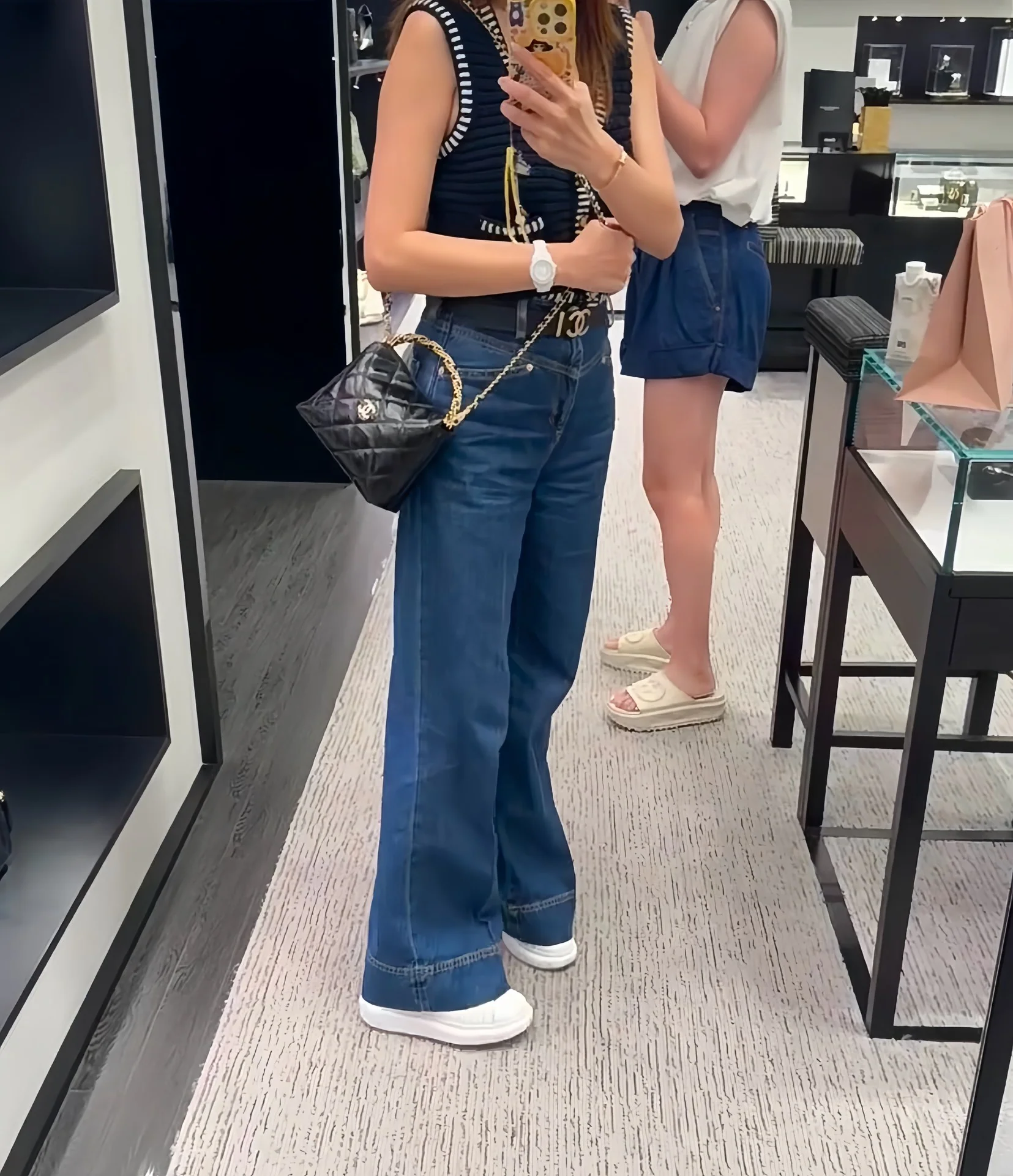 Сумка-хобо Chanel с витой ручкой - черная