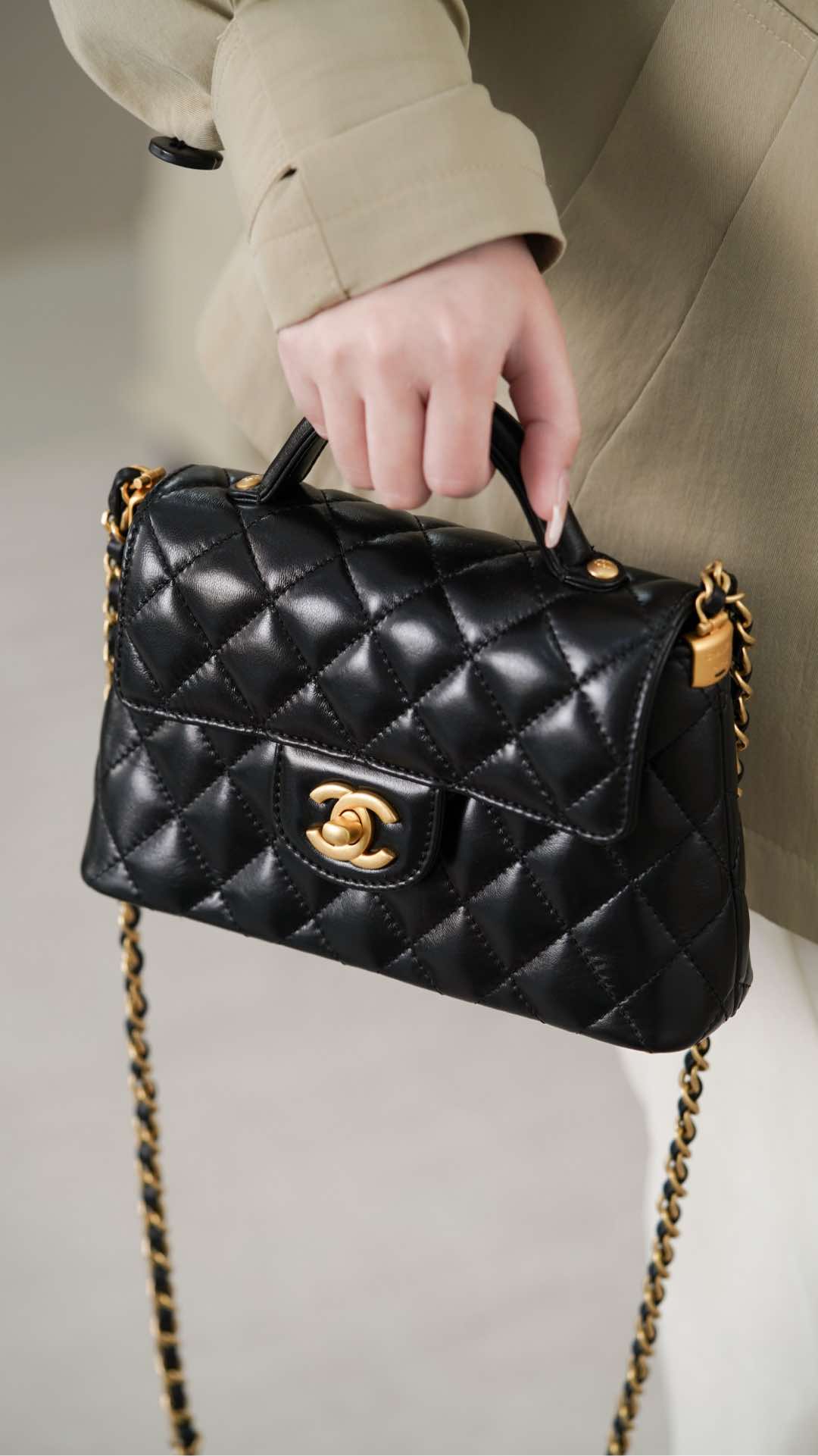 Сумка Chanel 25p Handle Flap Bag (квадратная) - черно-золотая