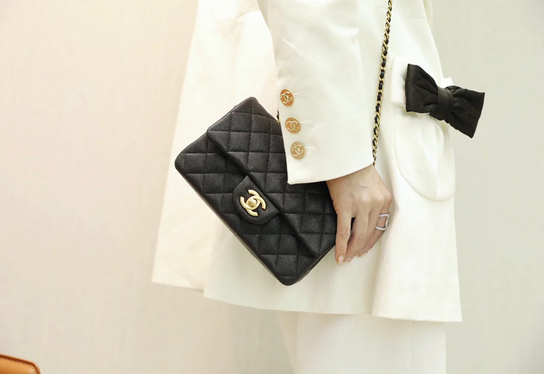 Сумка Chanel Coco Handle - выстиранная телячья кожа с текстурой 