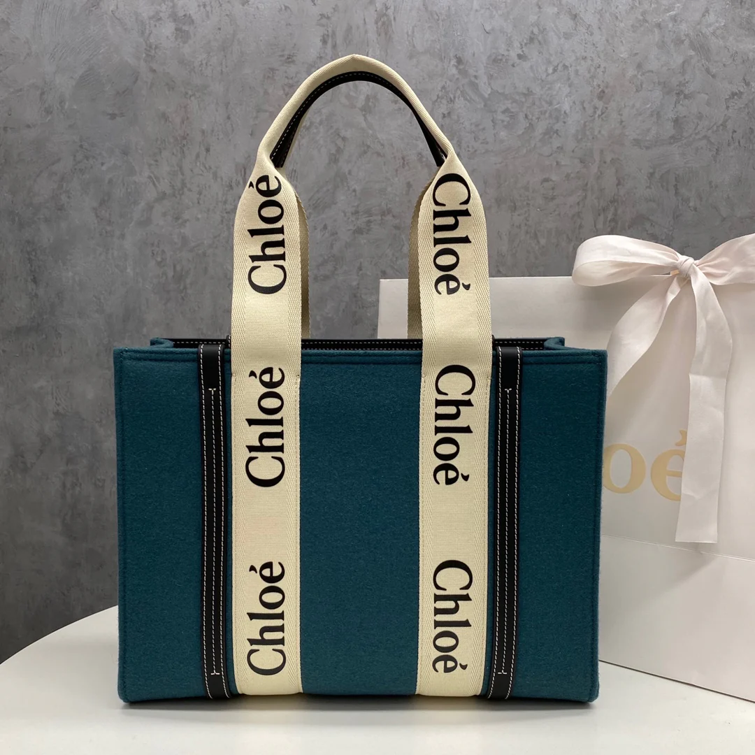 Сумка-тоут Chloe Woody, средний размер, цвет Velvet Lake Green.