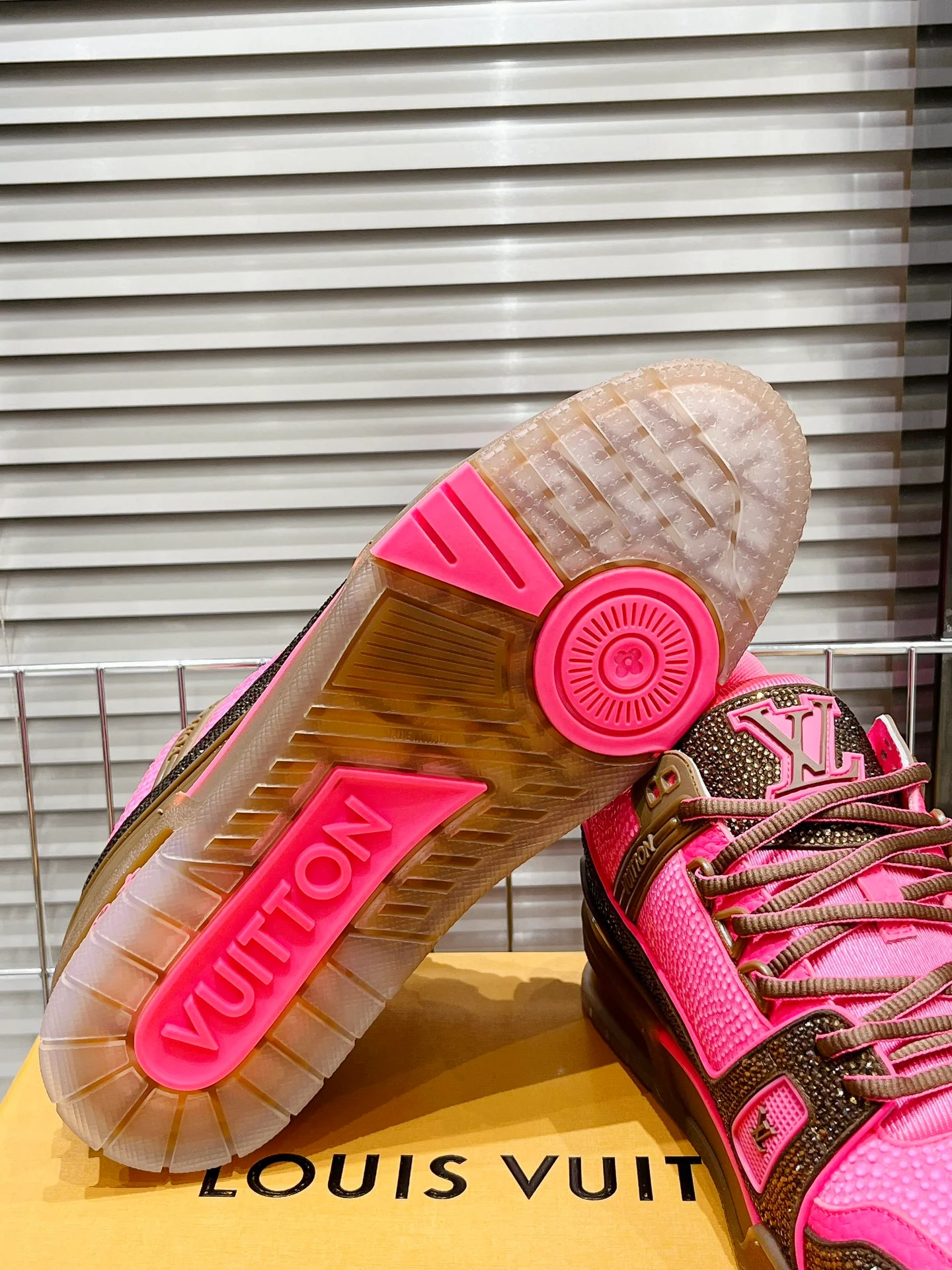 Кроссовки LV Trainer - Скейтбордистские кроссовки - Глянцевые розово-коричневые - Унисекс