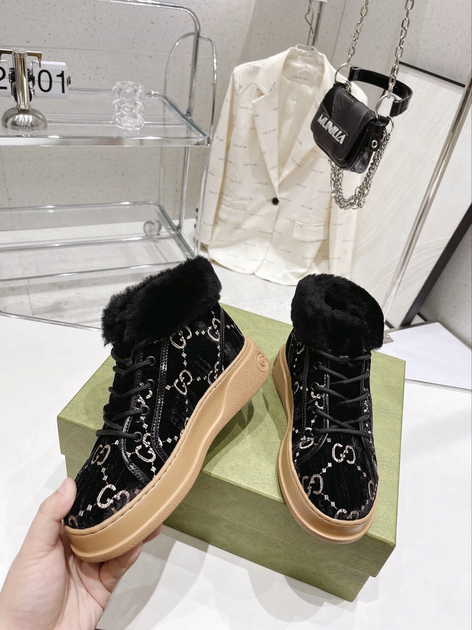 Gucci - Шерстяные низкие зимние сапоги - Черные