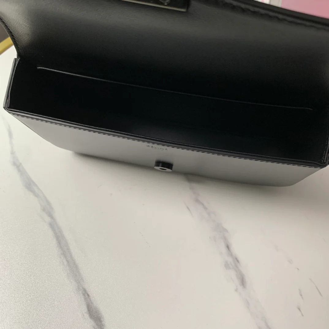 Celine - Кожаная сумка с пряжкой и цепочкой - Подмышечная сумка - Черная