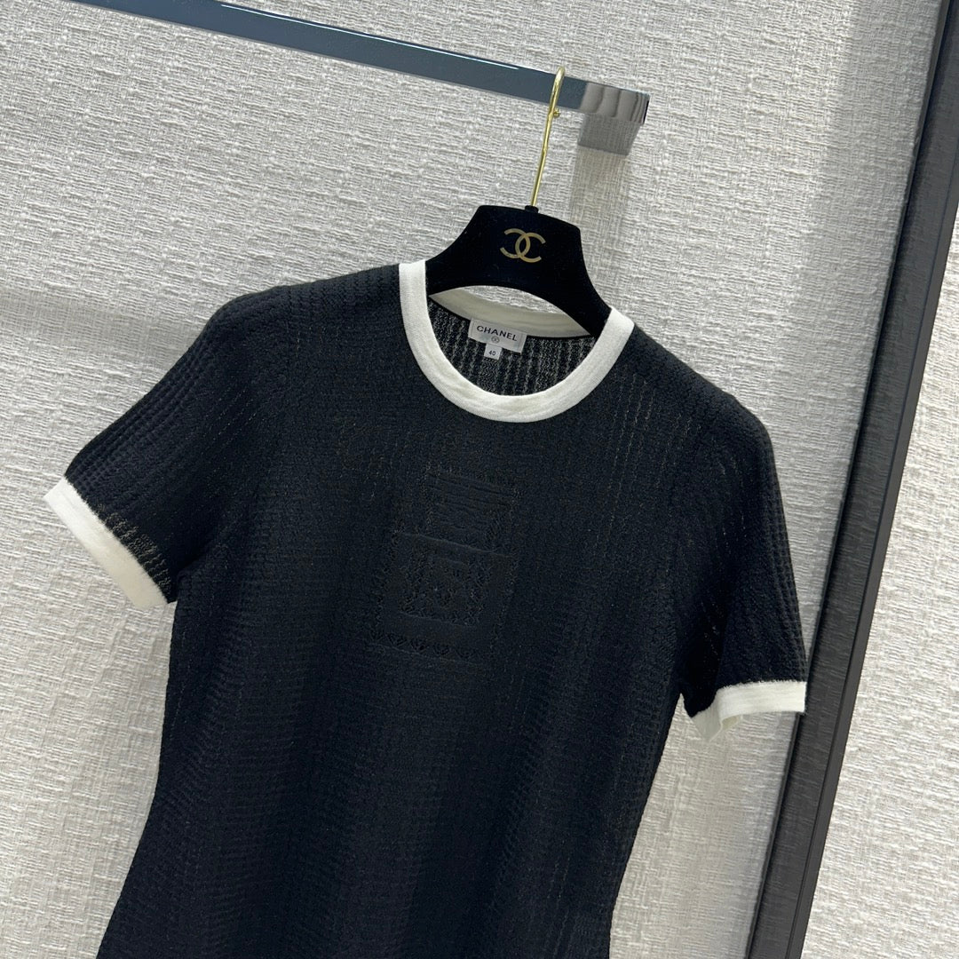 Вязаный топ Chanel 2403 ?Коко? в черно-белом исполнении