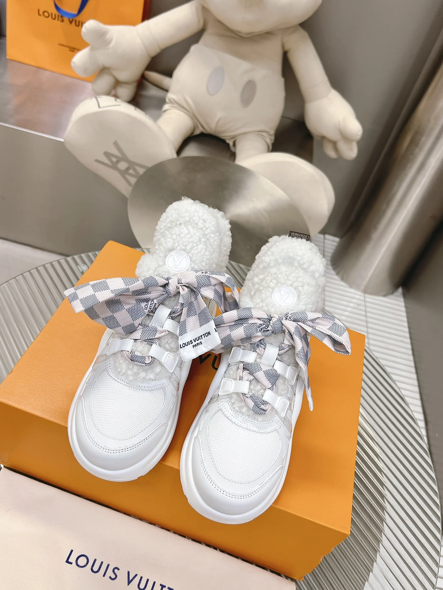 LV - Массивные туфли из шелковой кожи - Белые