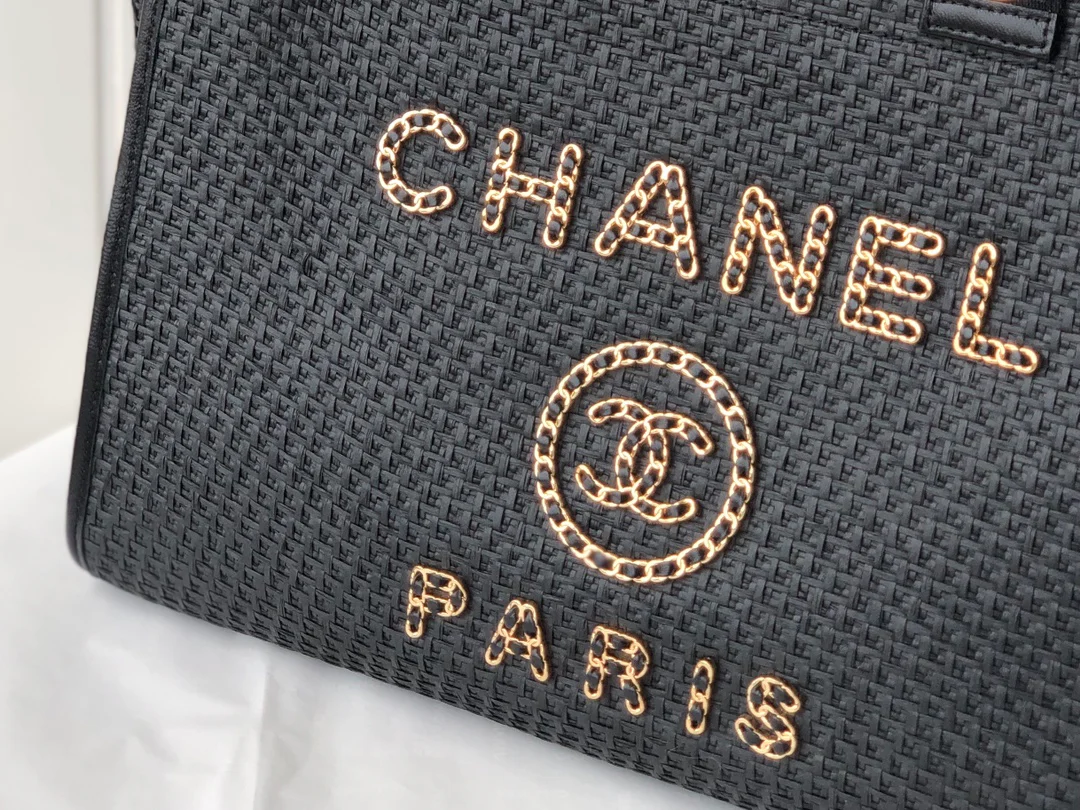 Соломенная пляжная сумка Chanel - Черная - Большая