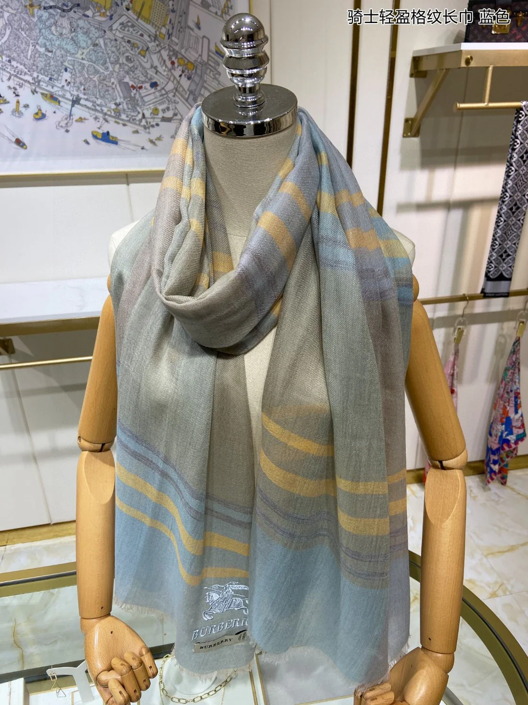 Длинный шарф Burberry Knight Light Check - 90 см x 205 см x 100 см - изготовлен из импортного чистого кашемира.