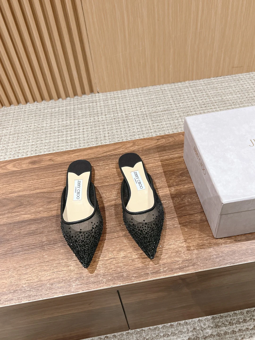 Jimmy - Тапочки с острым носком и стразами, сетчатые, черные