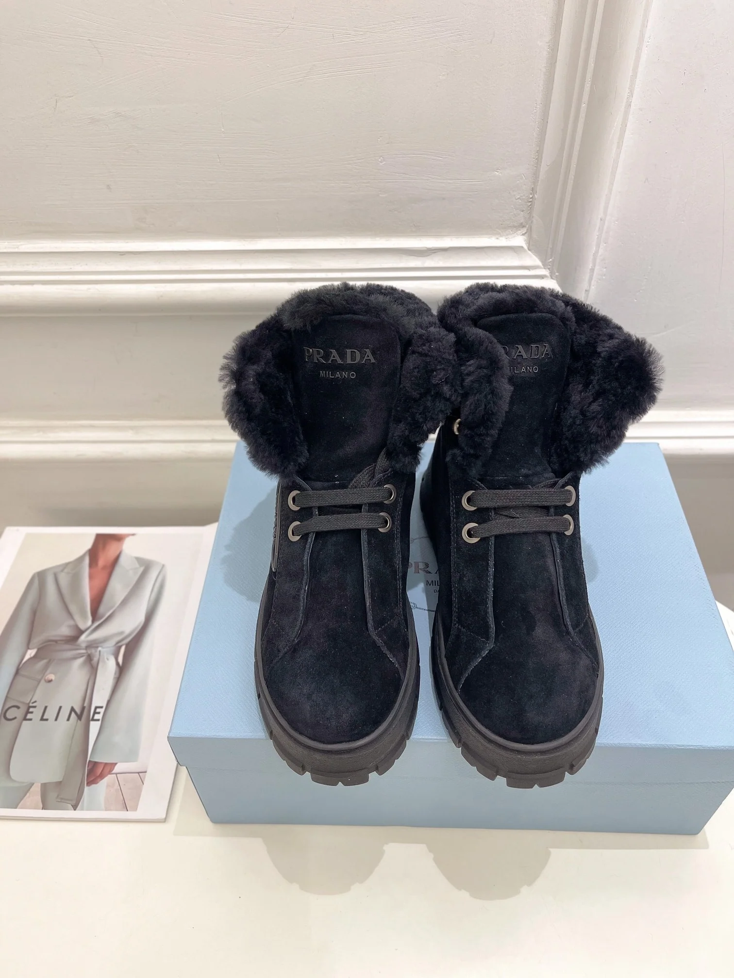 Prada в стиле подиума - Повседневные высокие шерстяные ботильоны - Черные