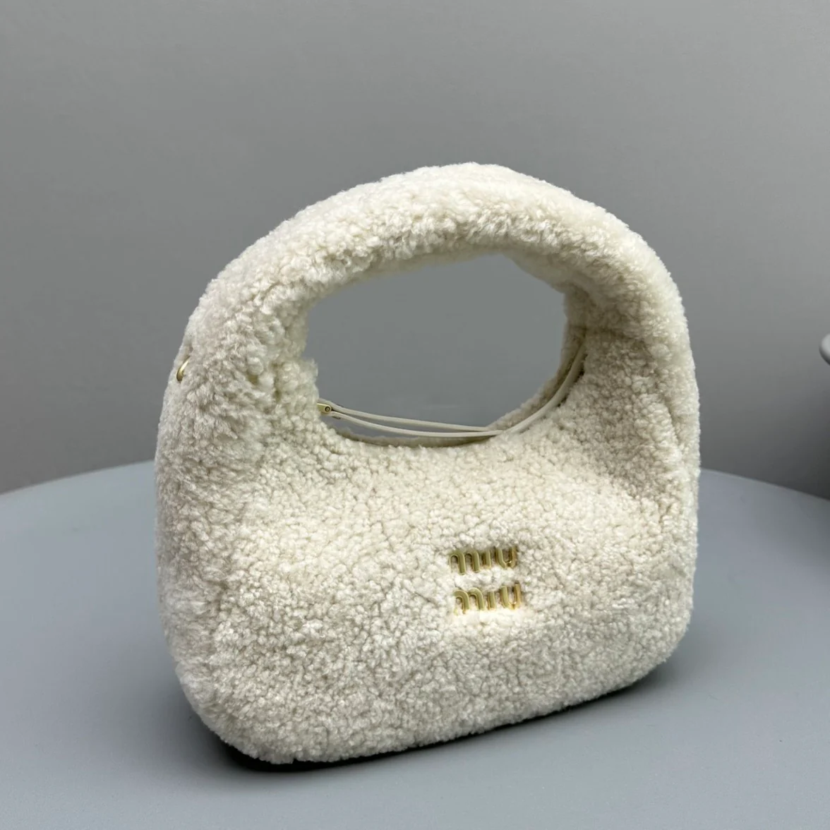 Сумка Miu Miu Wander - из овечьей шерсти - маленький размер