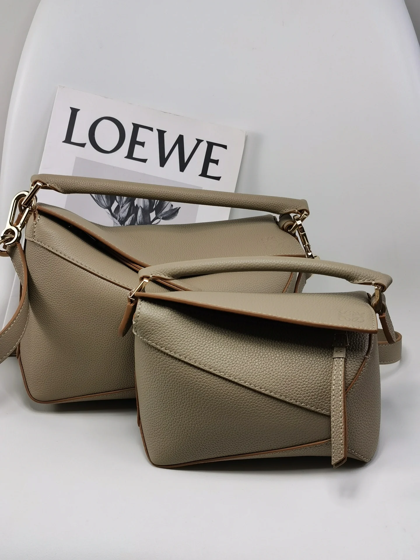 Loewe Puzzle, мини-версия из телячьей кожи, 1 шт.