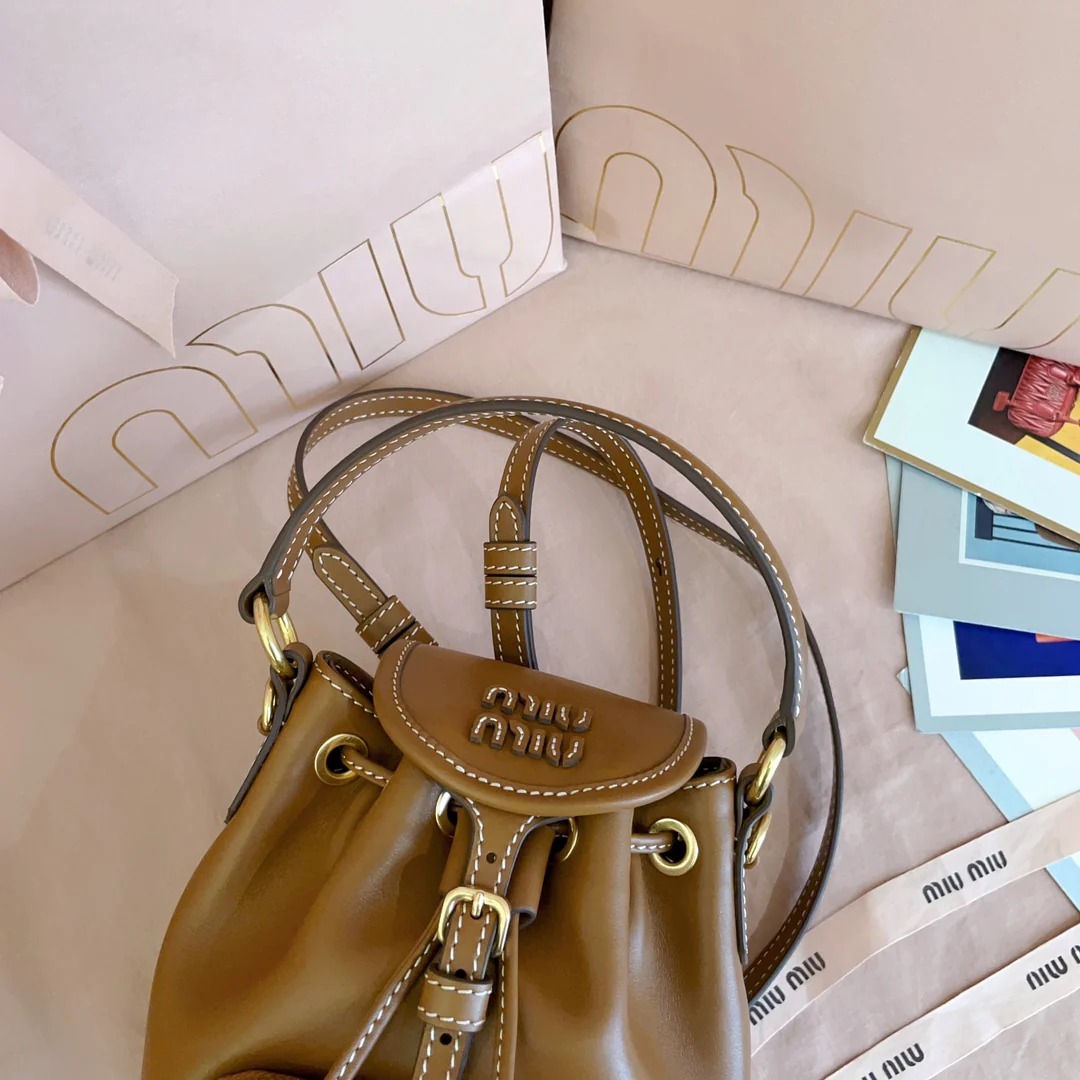 Рюкзак Miu Miu-5bz045 в стиле преппи, мини, коричневый.