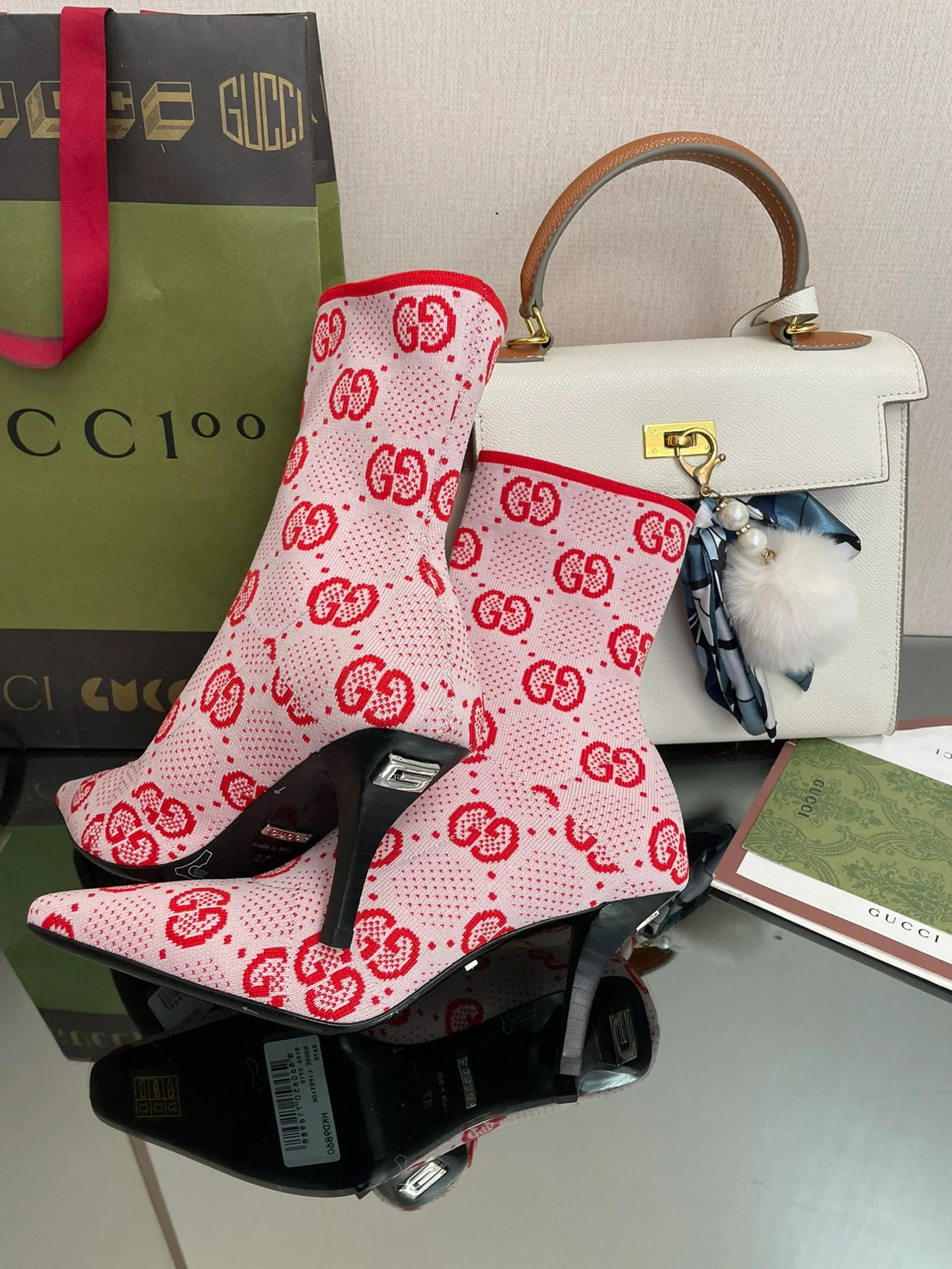 Ботильоны-носки Gucci с острым носком на шпильке - розовые